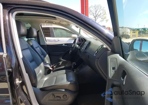 2017 Volkswagen Tiguan 2.0T Sport z USA, uszkodzony, nr VIN WVGUV7AX8HW504579